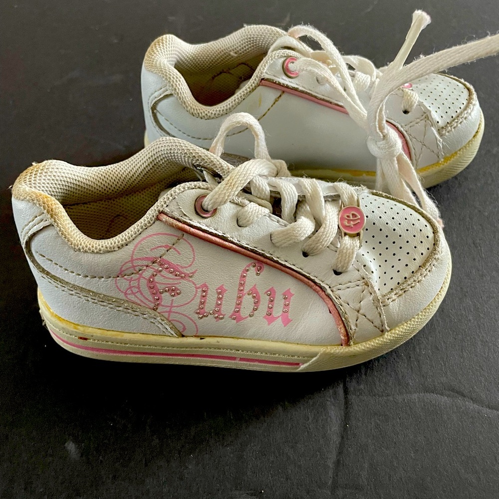 Little girls Fubu shoes sz 7